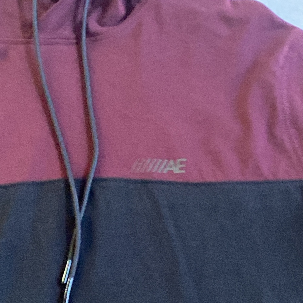 Men's American Eagle Maroon pullover  long sleeve hoodie tee sz medium EUC - Picture 3 of 6